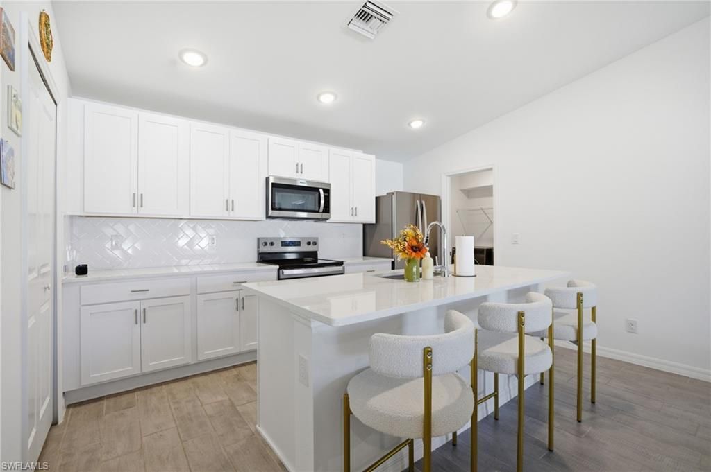 1910 NW 27th Pl, Cape Coral, FL 33993 Photo