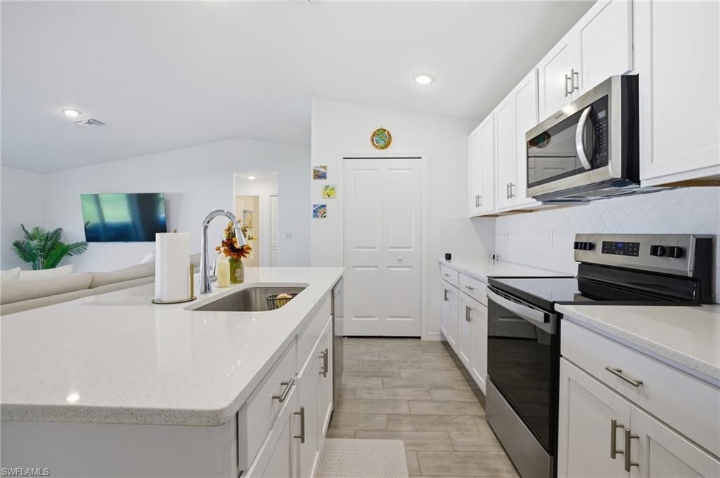 1910 NW 27th Pl, Cape Coral, FL 33993 Photo