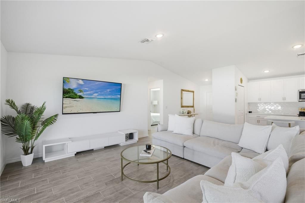 1910 NW 27th Pl, Cape Coral, FL 33993 Photo