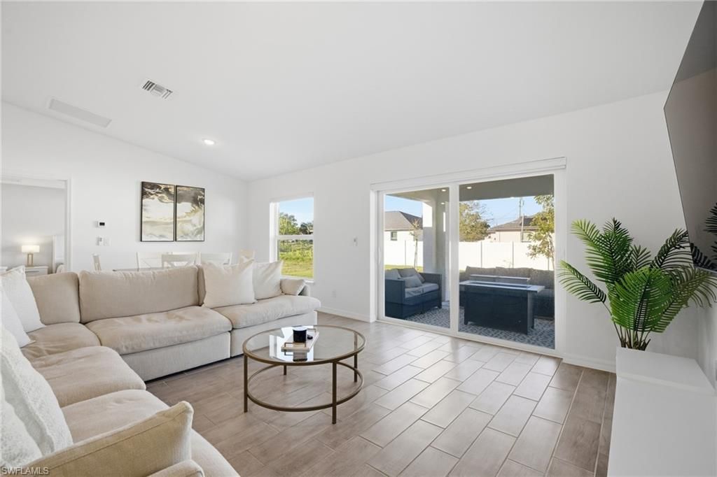 1910 NW 27th Pl, Cape Coral, FL 33993 Photo
