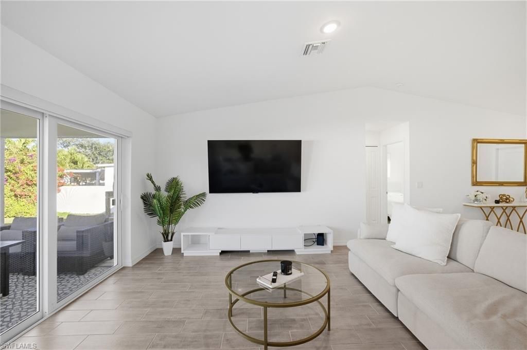 1910 NW 27th Pl, Cape Coral, FL 33993 Photo