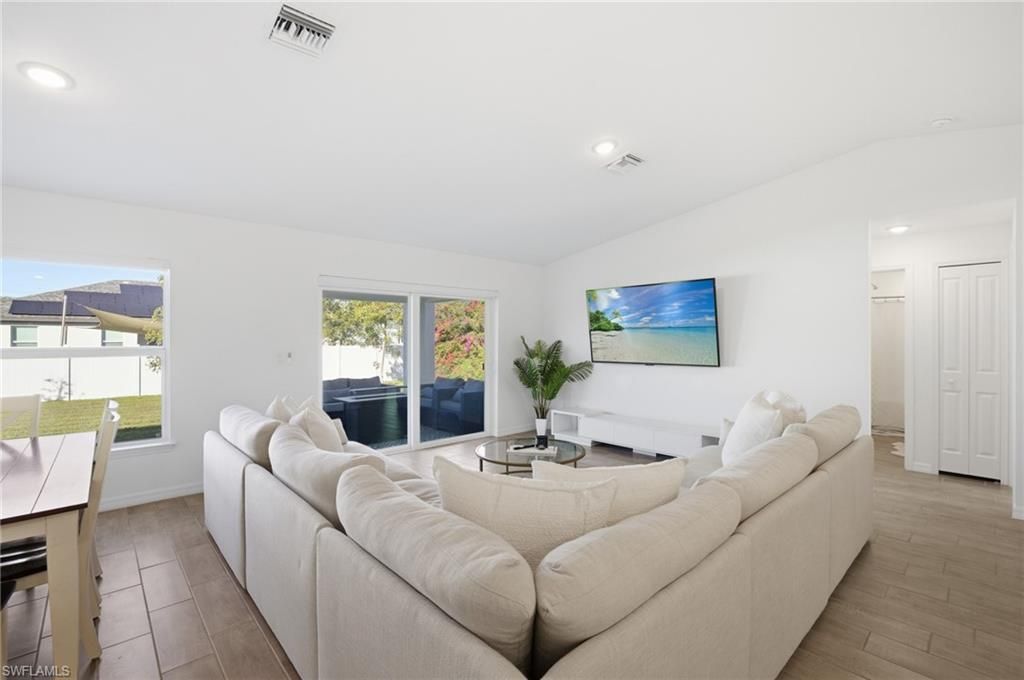 1910 NW 27th Pl, Cape Coral, FL 33993 Photo