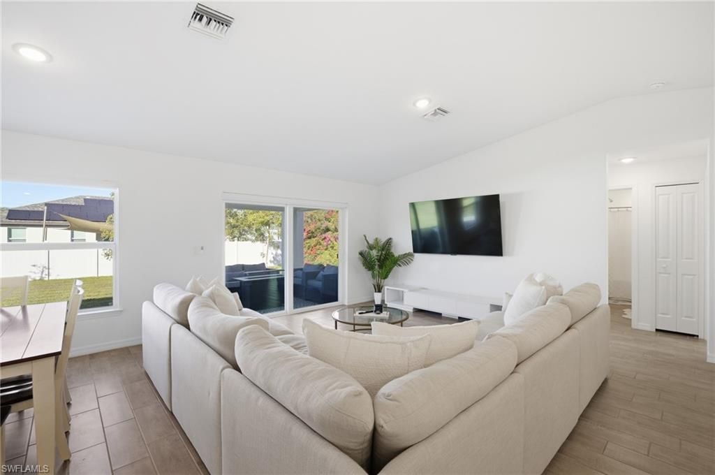 1910 NW 27th Pl, Cape Coral, FL 33993 Photo
