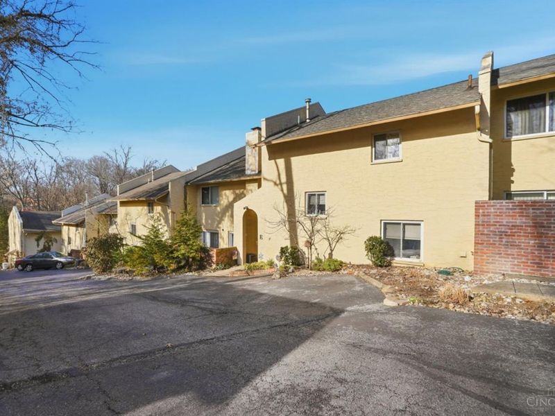 2111 Sutton Avenue, Unit E, Cincinnati, OH 45230 Photo 2
