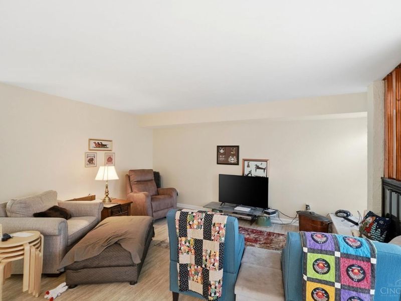 2111 Sutton Avenue, Unit E, Cincinnati, OH 45230 Photo 7