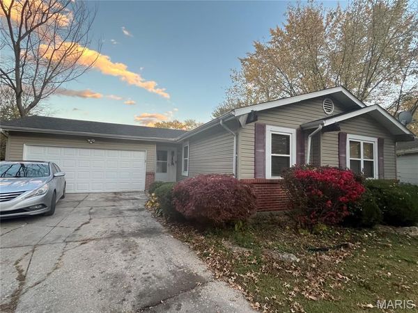 1453 Columbia Hills Court, St Louis, MO 63138