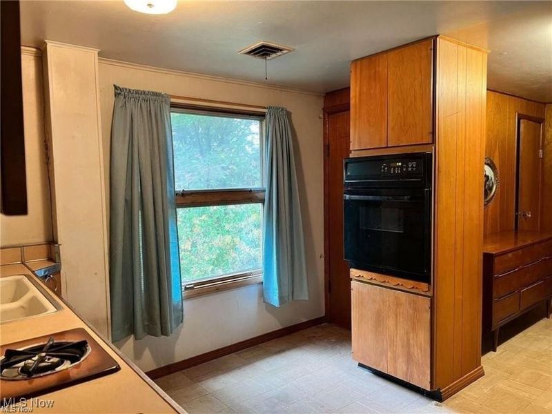 8581 Fair Road, Strongsville, OH 44149 Photo 4