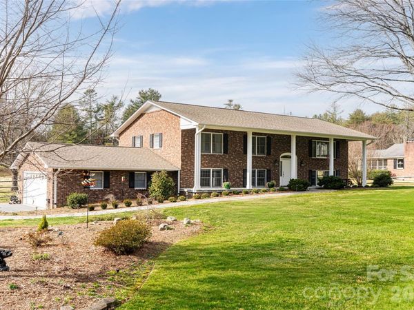 774 Crooked Creek Road, Hendersonville, NC 28739
