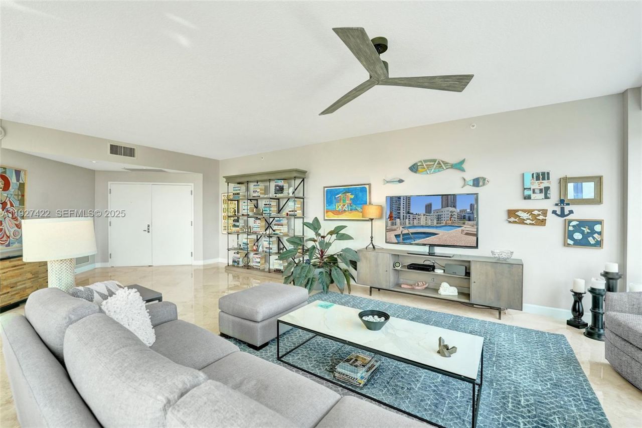 111 SE 8th Ave, Unit 1101, Fort Lauderdale, FL 33301 Photo