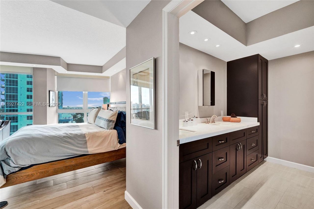 111 SE 8th Ave, Unit 1101, Fort Lauderdale, FL 33301 Photo