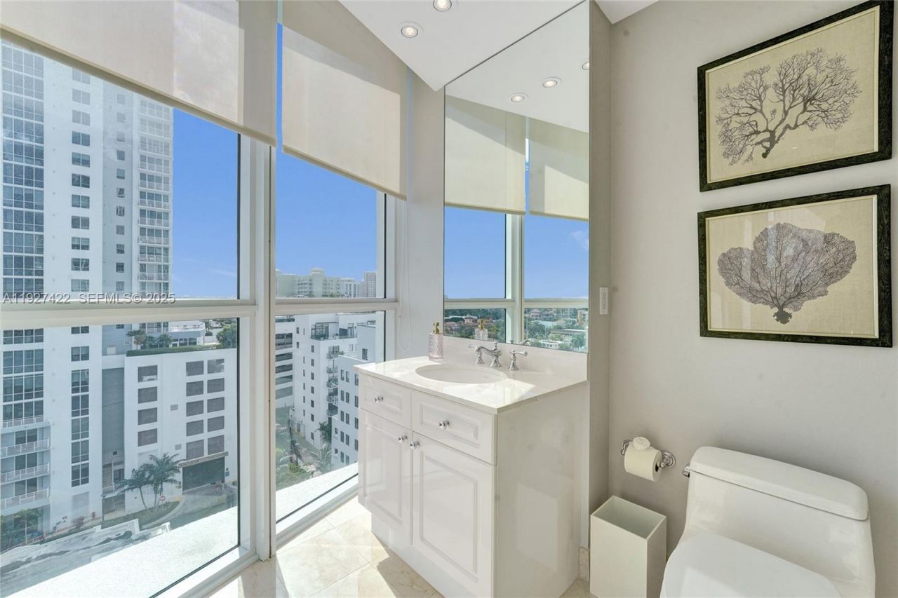 111 SE 8th Ave, Unit 1101, Fort Lauderdale, FL 33301 Photo