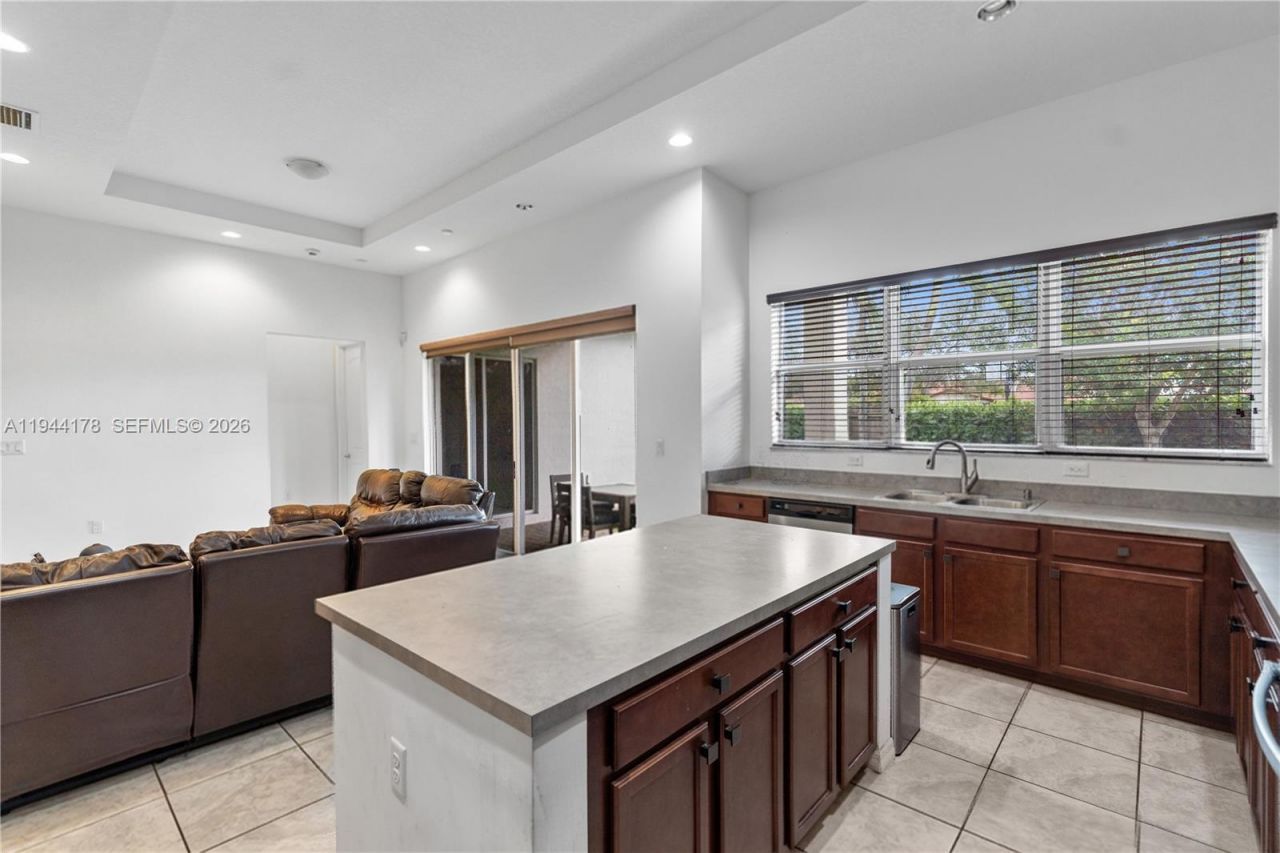 15102 SW 177th Ter, Miami, FL 33187 Photo