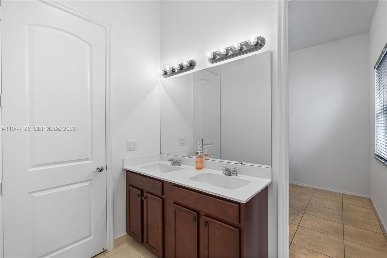 15102 SW 177th Ter, Miami, FL 33187 Photo