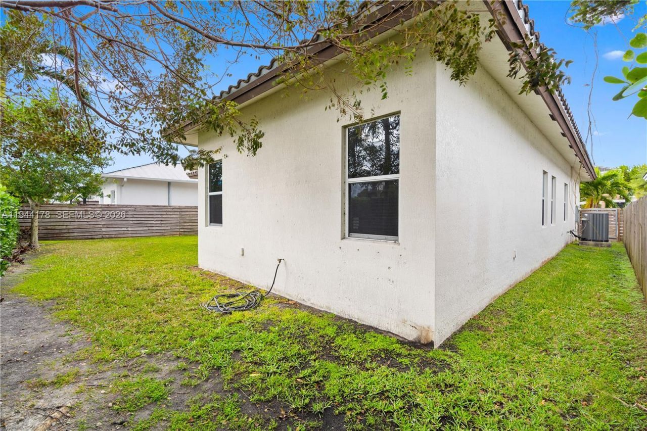 15102 SW 177th Ter, Miami, FL 33187 Photo