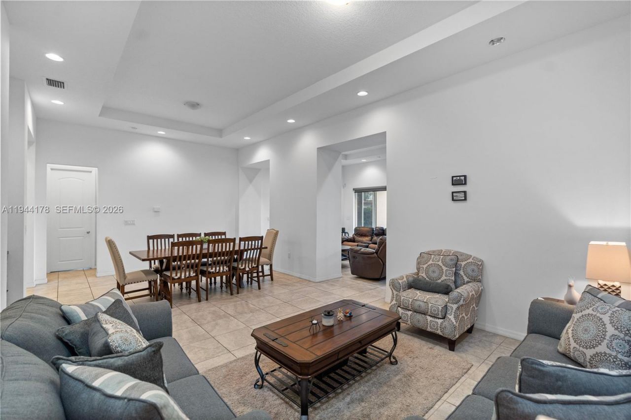 15102 SW 177th Ter, Miami, FL 33187 Photo