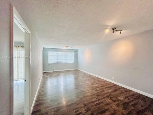 2300 Park Ln, Unit 201, Hollywood, FL 33021
