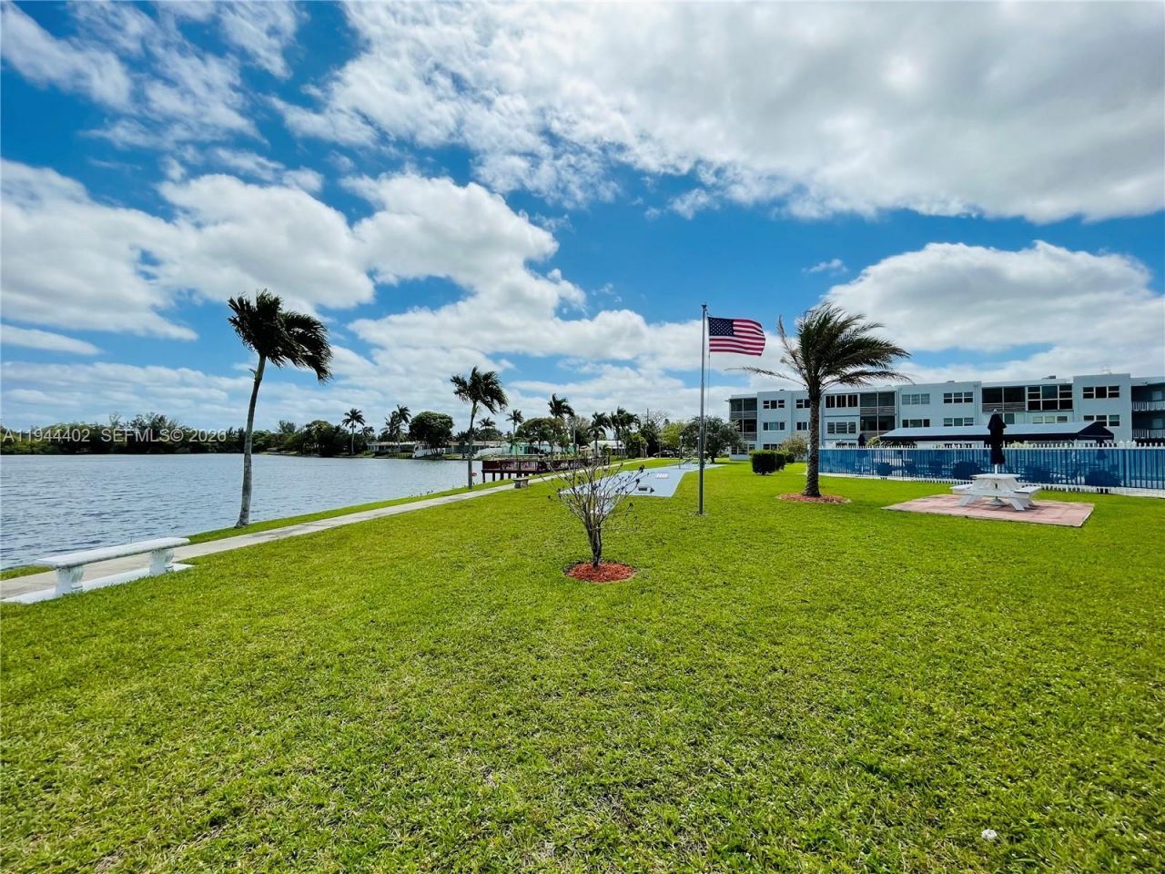 2300 Park Ln , Unit 201, Hollywood, FL 33021 Photo