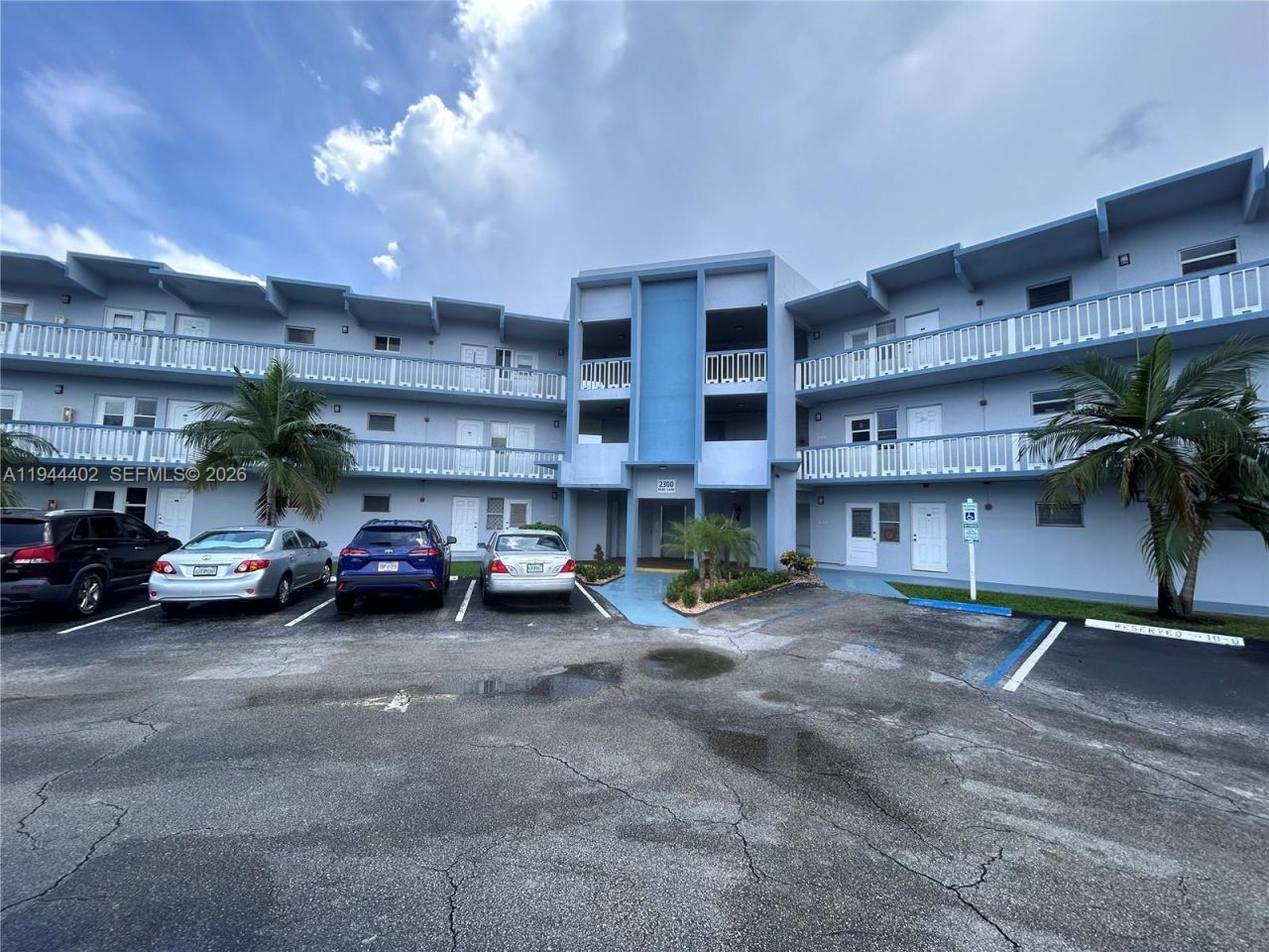 2300 Park Ln, Unit 201, Hollywood, FL 33021 Photo