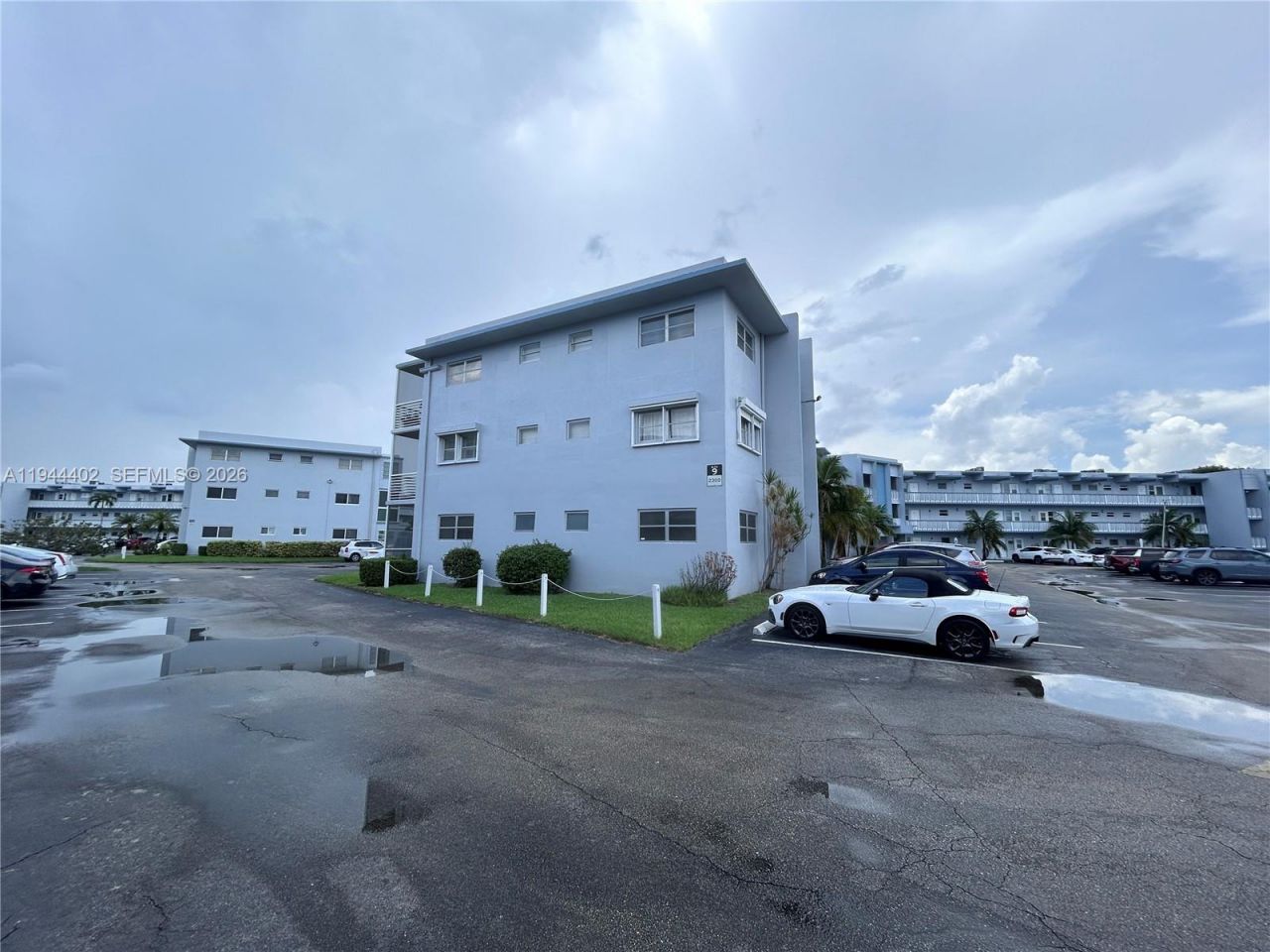 2300 Park Ln, Unit 201, Hollywood, FL 33021 Photo