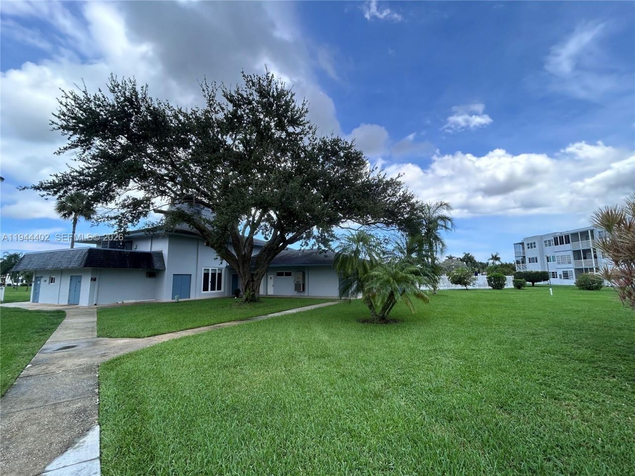 2300 Park Ln, Unit 201, Hollywood, FL 33021 Photo