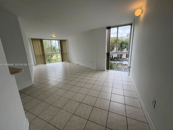 7035 NW 186th St, Unit D303, Hialeah, FL 33015