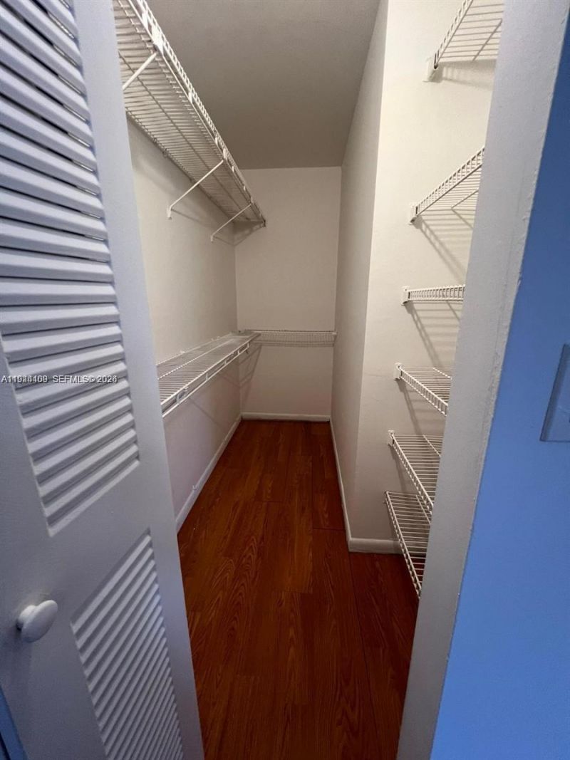 7035 NW 186th St, Unit D303, Hialeah, FL 33015 Photo