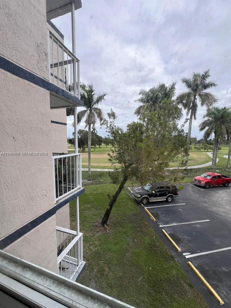 7035 NW 186th St, Unit D303, Hialeah, FL 33015 Photo