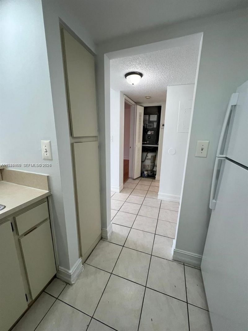 7035 NW 186th St, Unit D303, Hialeah, FL 33015 Photo