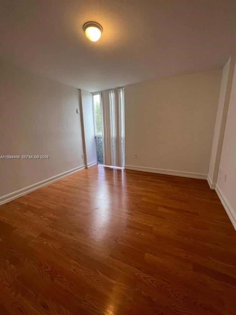7035 NW 186th St, Unit D303, Hialeah, FL 33015 Photo