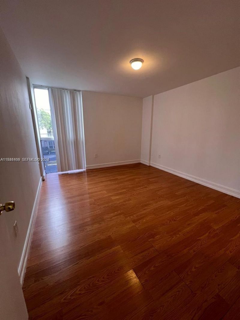 7035 NW 186th St, Unit D303, Hialeah, FL 33015 Photo