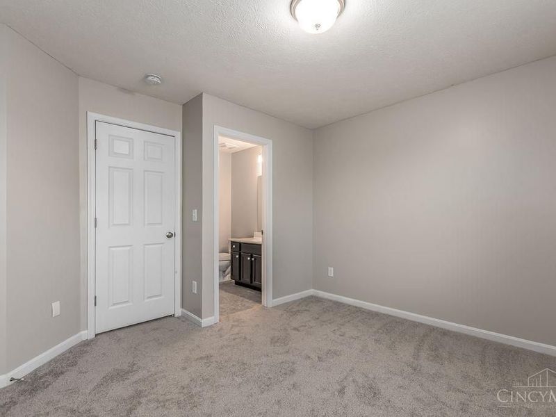 2063 E Seymour Avenue, Cincinnati, OH 45237 Photo 33