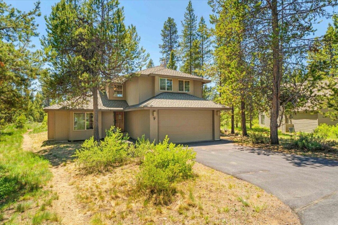 57785 Mt Rainier Lane, Unit 7, Sunriver, OR 97707 Main Photo