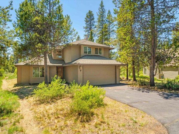57785 Mt Rainier Lane, Unit 7, Sunriver, OR 97707