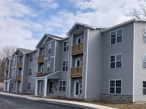 1219 Tulip Street , Unit 215, Liverpool, NY 13090