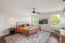 2518 Laurel Street  photo 4