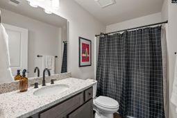 2518 Laurel Street  photo 4