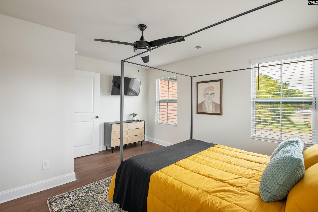 2518 Laurel Street  Photo 6