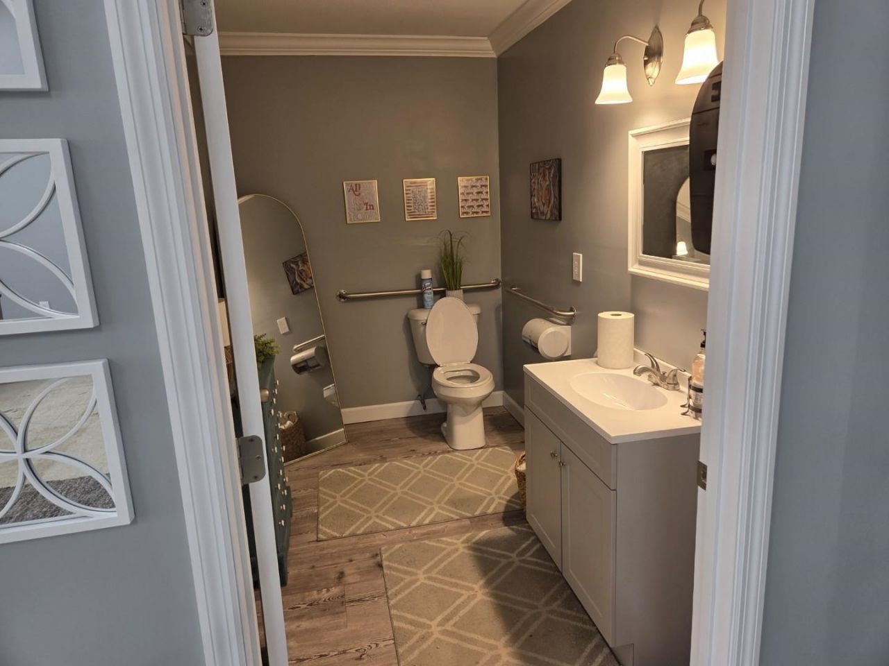 109 East Main St.  Photo 9