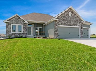 11116 N Bristol Avenue, Kansas City, MO 64156