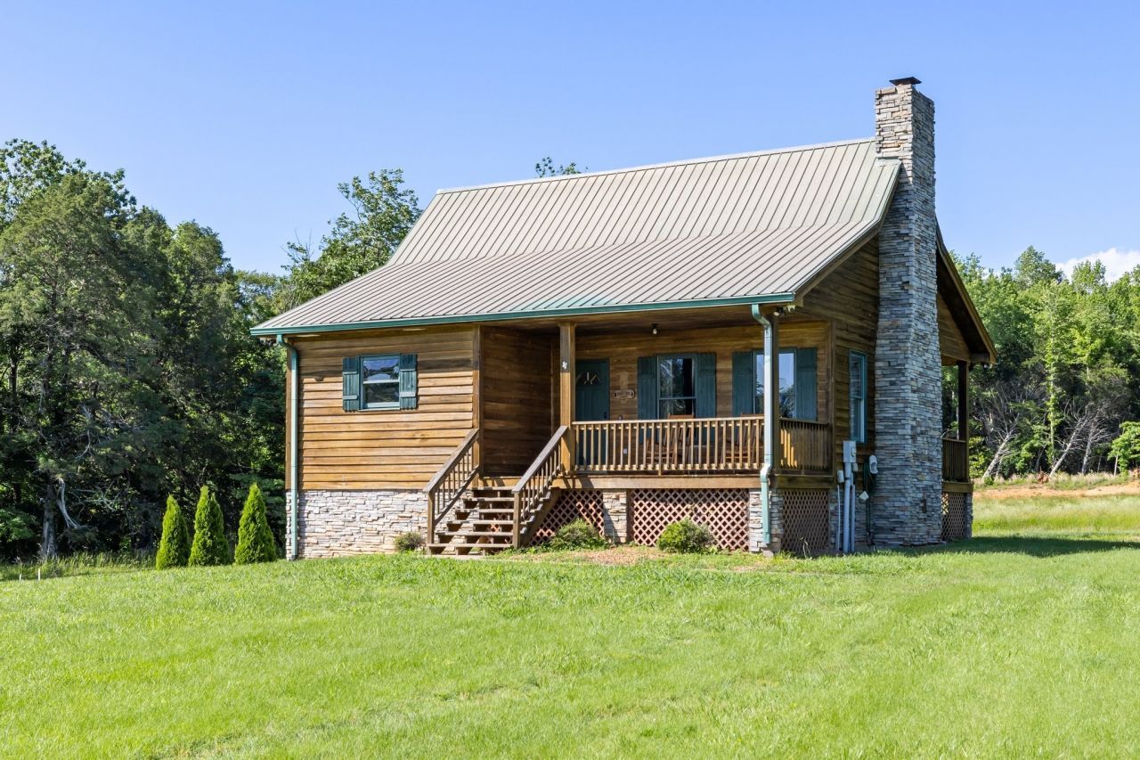 2890 Ellis Ln, Palmyra, TN 37142 Main Photo