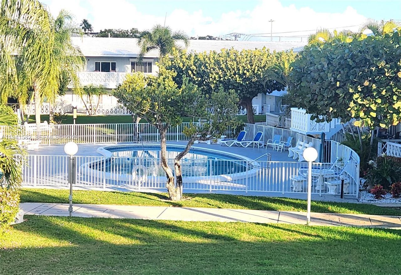 2170 NE 51st Ct, Unit B23, Fort Lauderdale, FL 33308 Photo