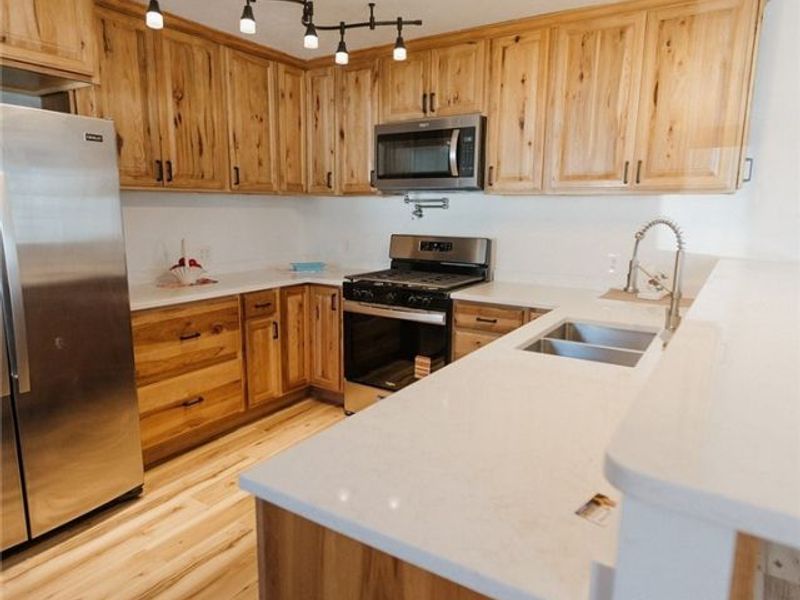 245 South Street, Quaker City, OH 43773 Photo 7