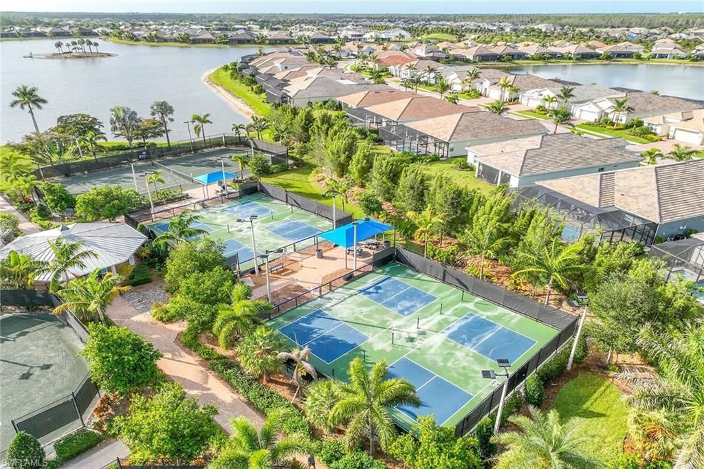 14610 Edgewater Cir, Naples, FL 34114 Photo
