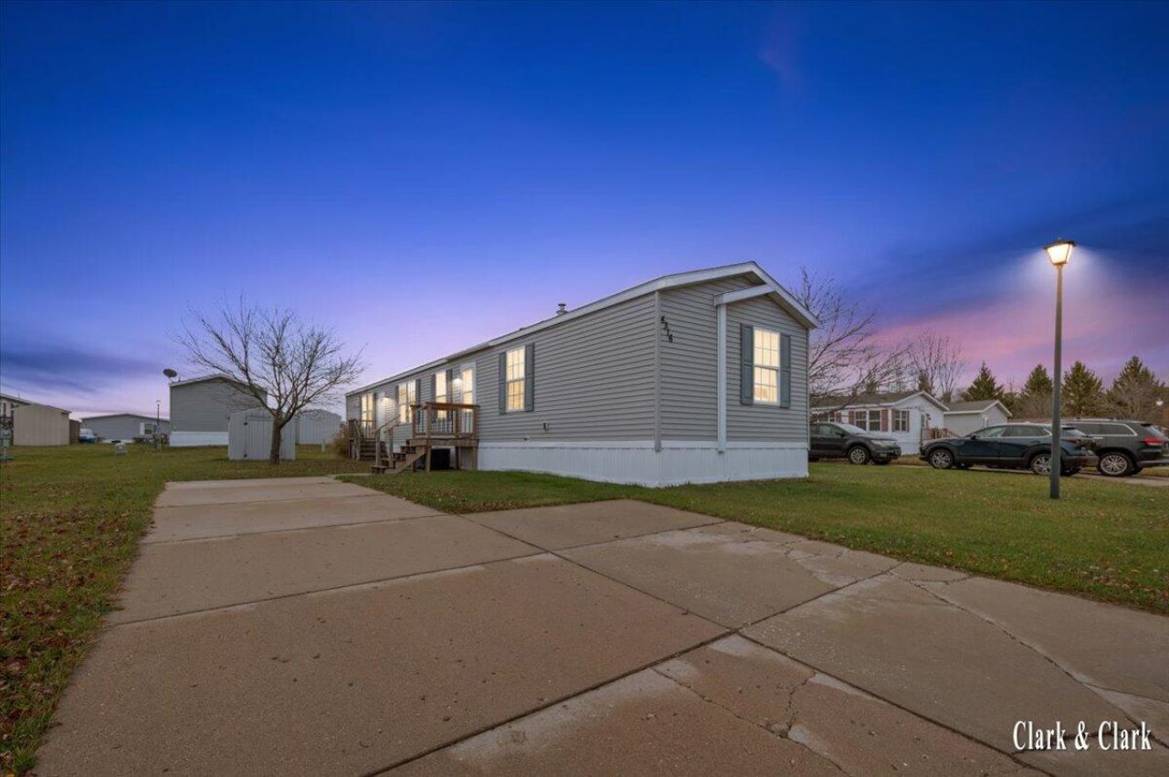 4316 Sussex Place, Wayland, MI 49348 Main Photo