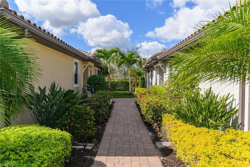 8111 Calle Canovas St, Naples, FL 34114 Photo