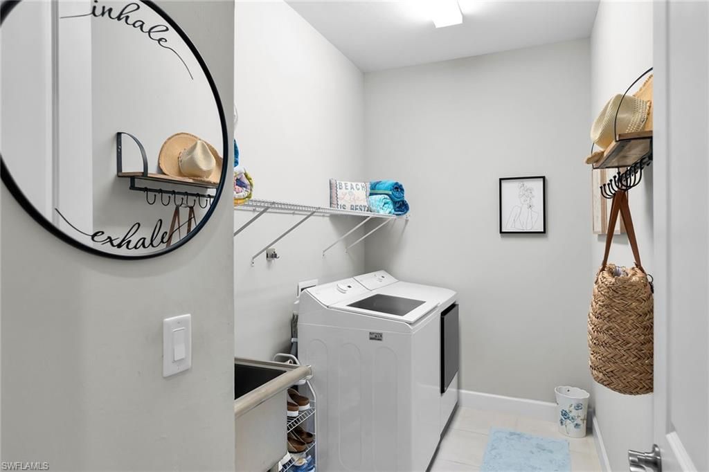 8111 Calle Canovas St, Naples, FL 34114 Photo