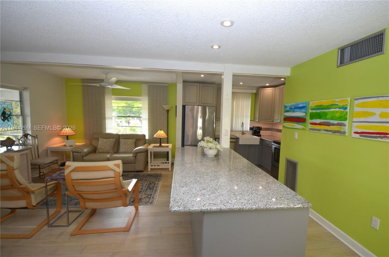 5180 E Sabal Palm Blvd , Unit 340, Tamarac, FL 33319 Photo