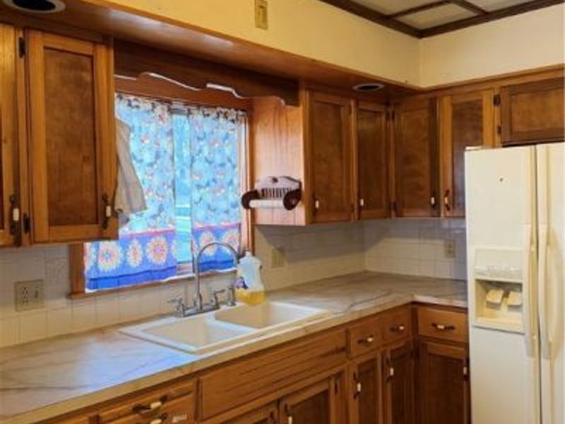 751 E Main Street, Ravenna, OH 44266 Photo 8