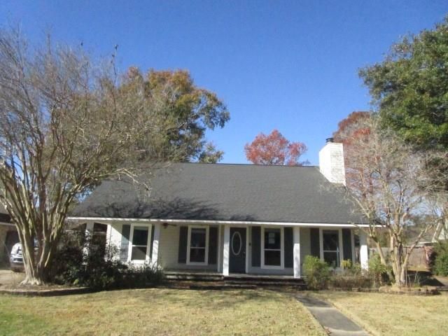 15155 WOODLORE Drive, Baton Rouge, LA 70816
