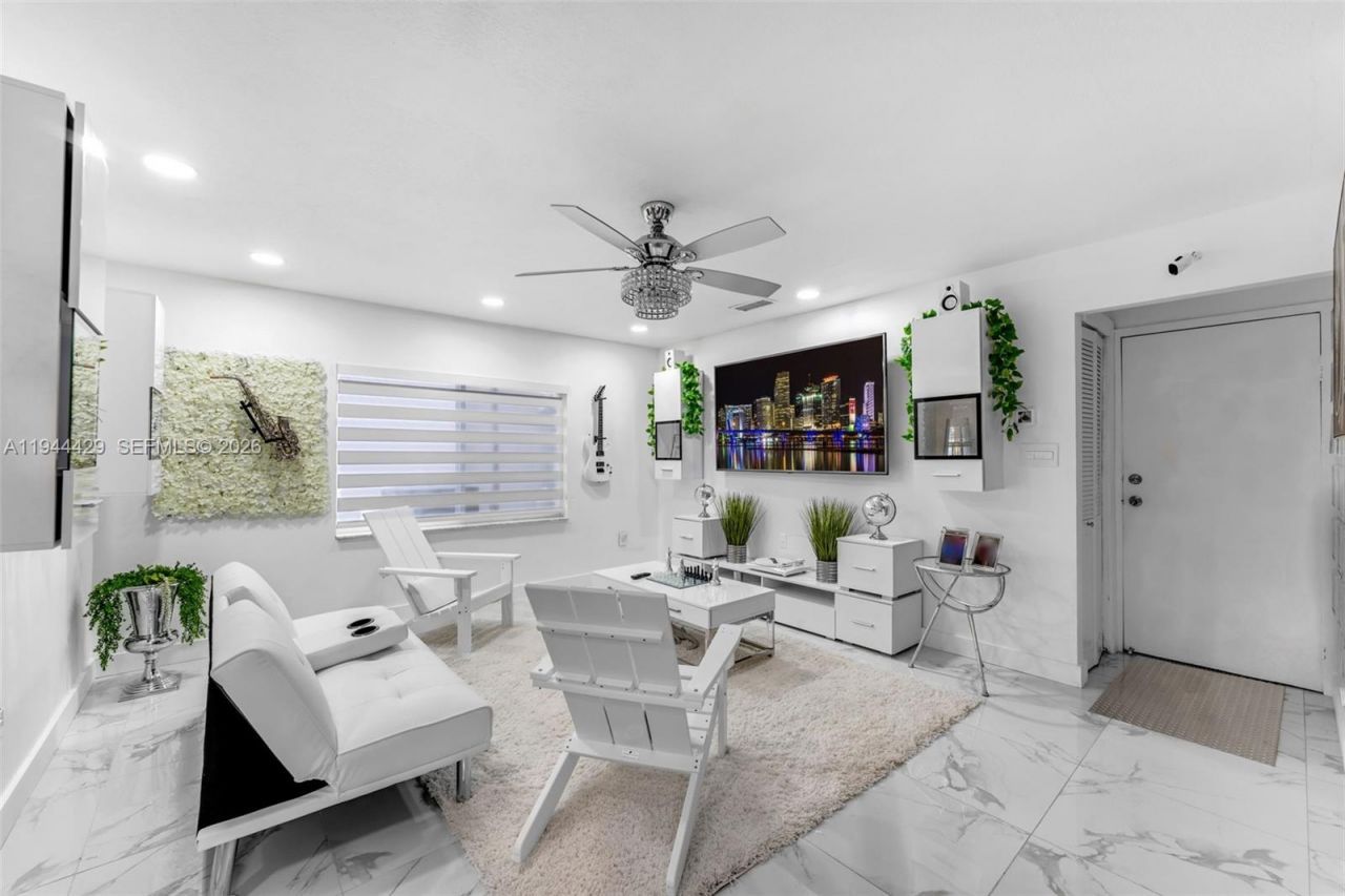 942 NW 133rd Ct, Miami, FL 33182 Photo